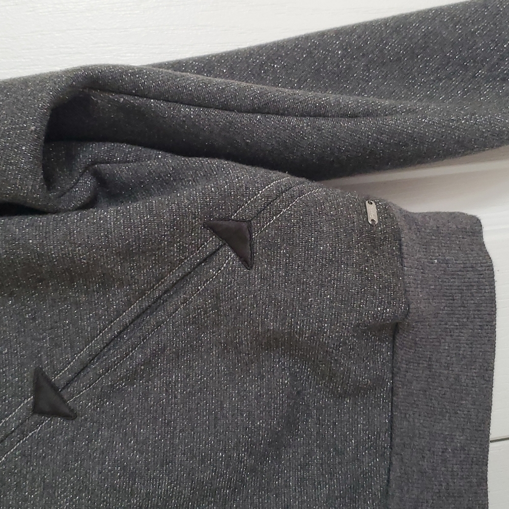 PH8 Cropped Sweater - Picture 3 of 5